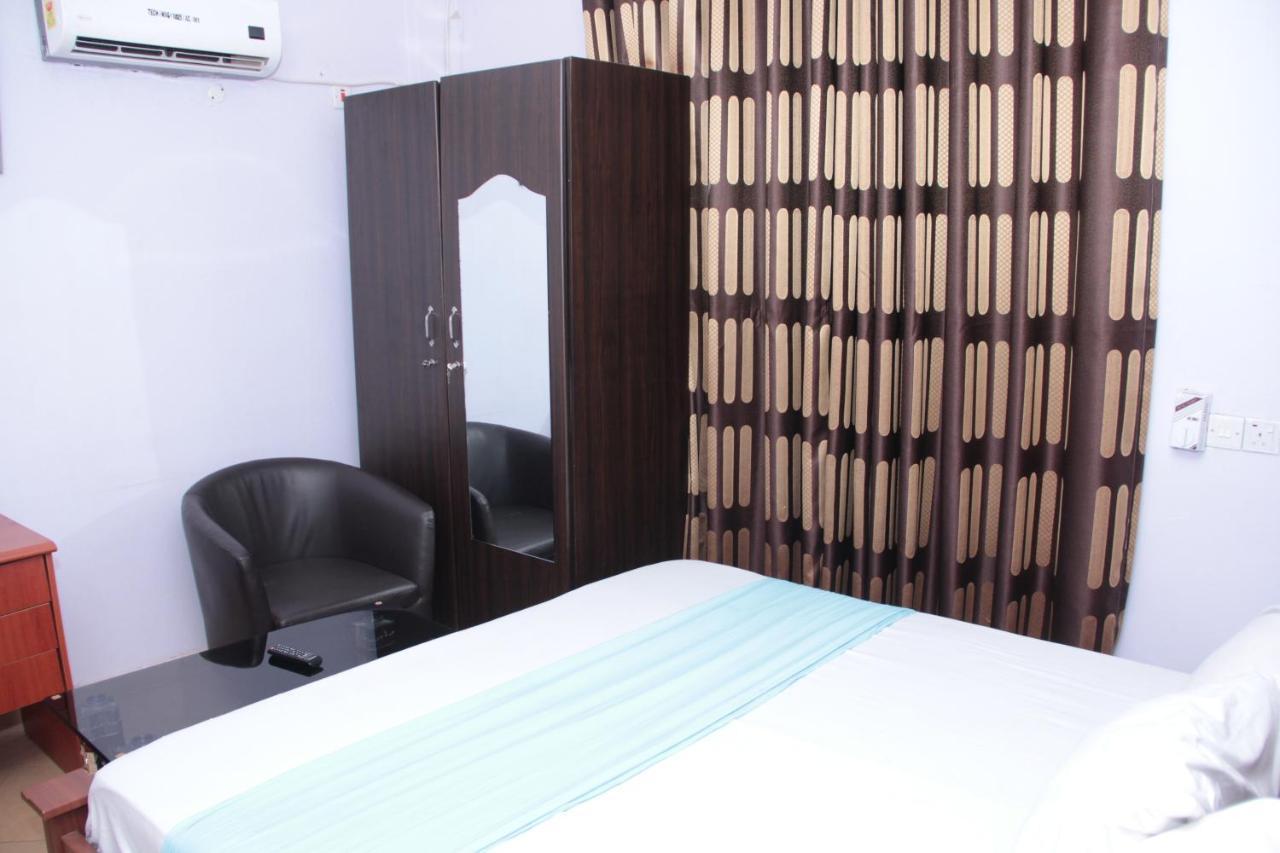 Nbangba Hotel Techiman Luaran gambar